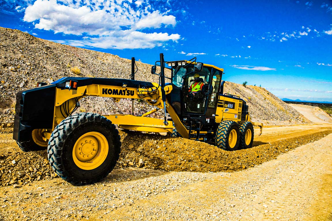Komatsu GD655